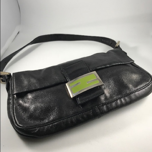 Fendi  Vintage Baguette Shoulder bag Green/Black Beaded – Baggio  Consignment